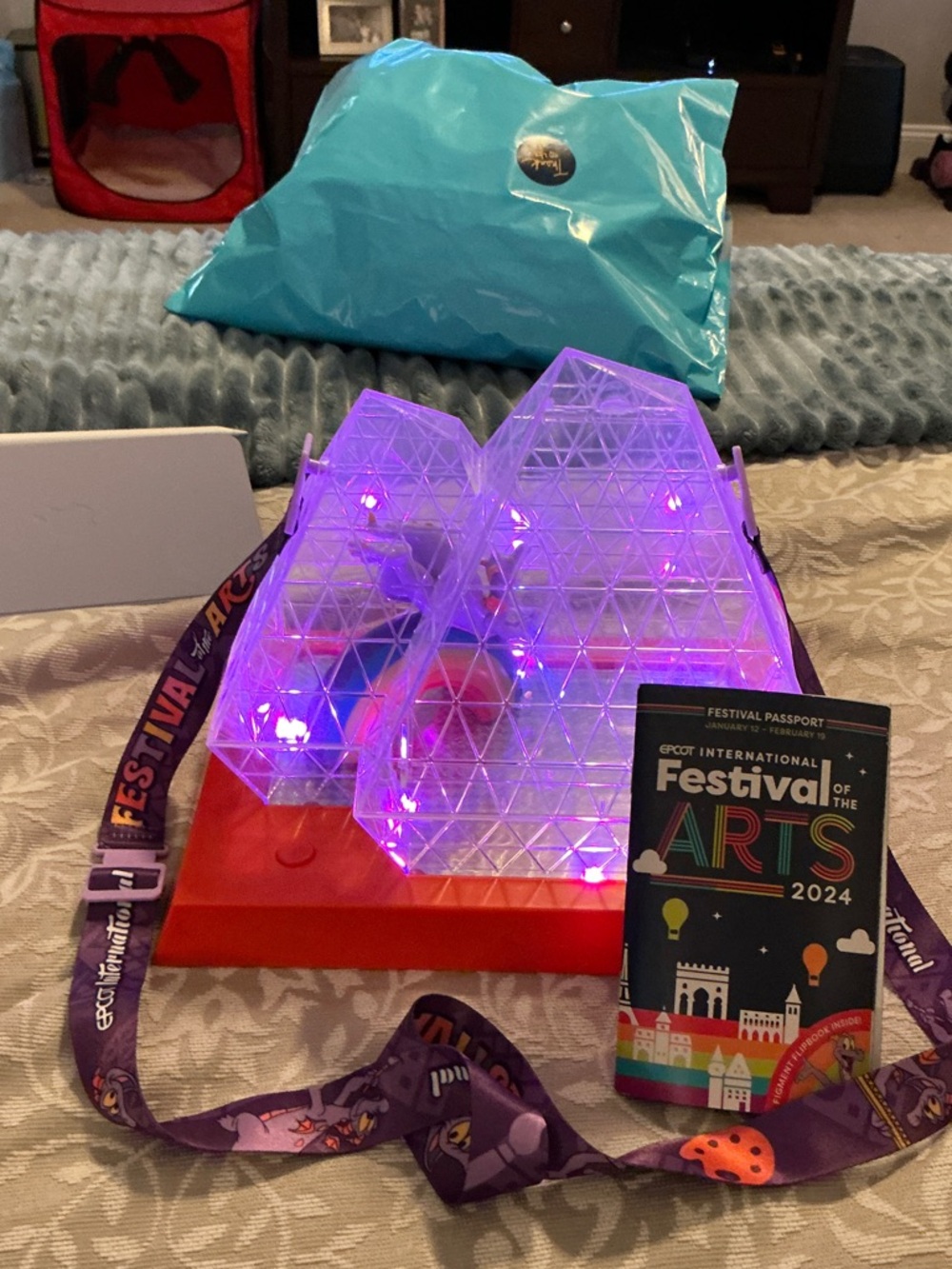 EPCOT Festival of the Arts 2024 Light-Up Display popcorn bucket  with Lanyard